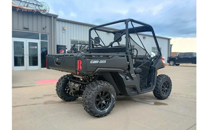 2024 Can-Am Defender DPS HD9 Red & Black