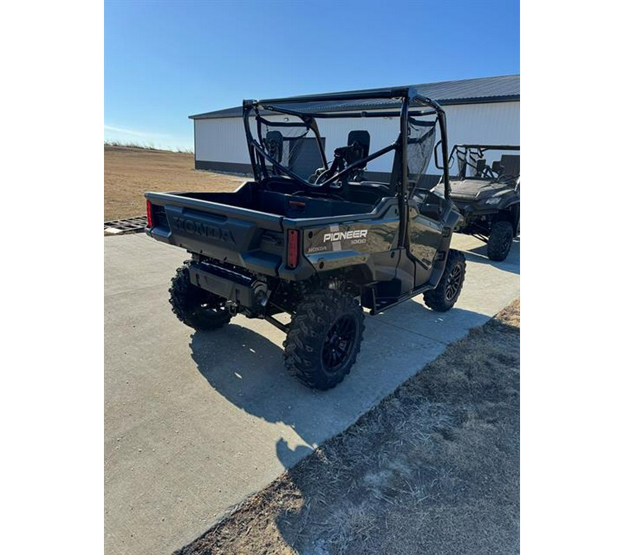 2025 Honda Pioneer 1000 Deluxe