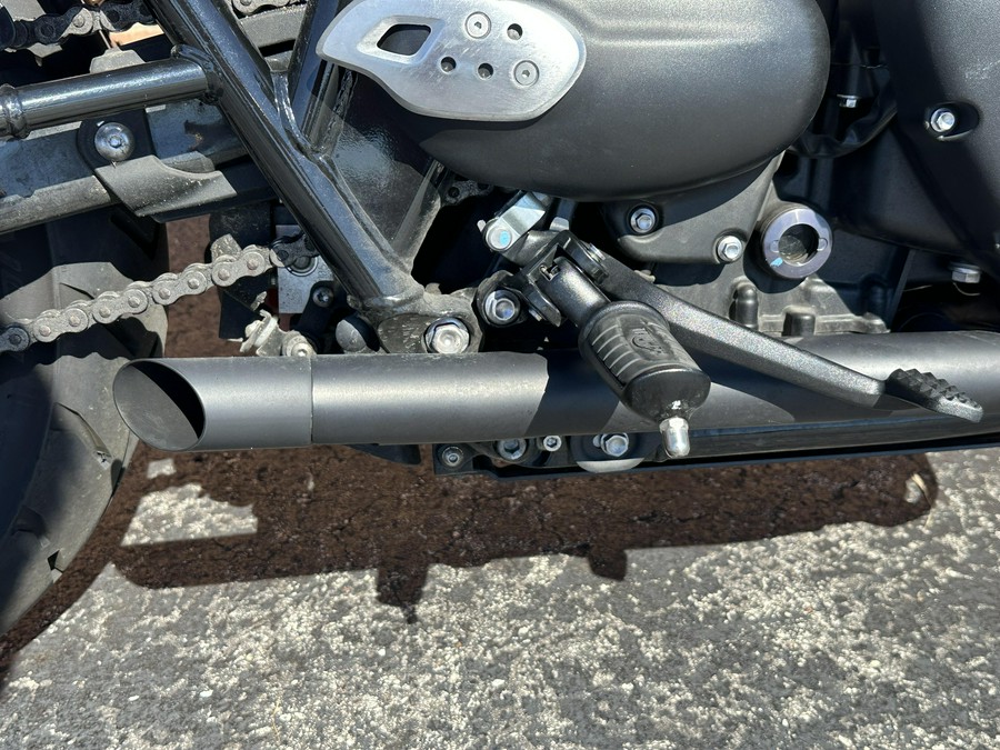 2023 Triumph Bonneville T120 Black