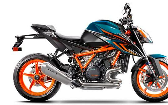 2022 KTM 1290 Super Duke R Evo Review [17 Track + Street Fast Facts]