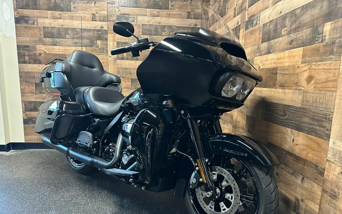 2022 Harley-Davidson Road Glide Limited Vivid Black - Black Finish FLTRK