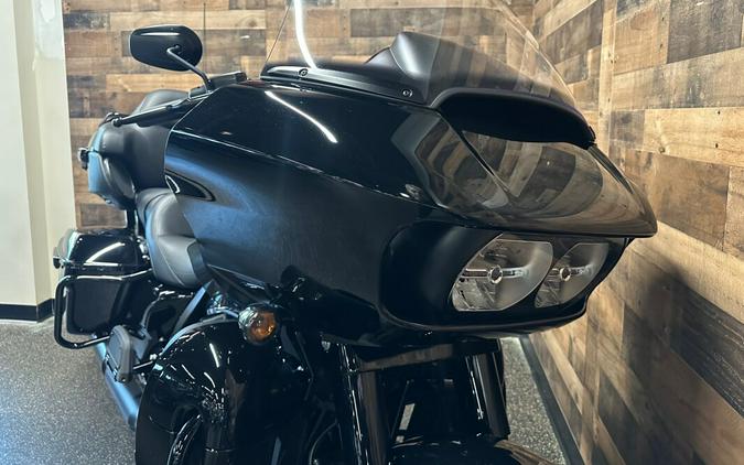 2022 Harley-Davidson Road Glide Limited Vivid Black - Black Finish FLTRK