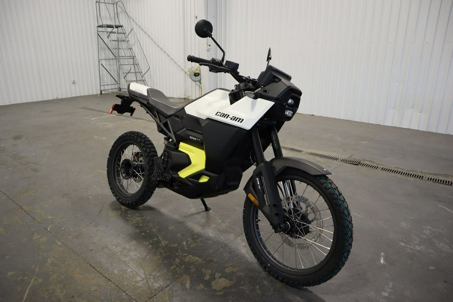 2025 Can-Am® Origin White