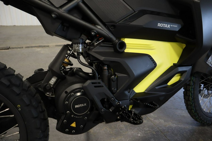 2025 Can-Am® Origin White