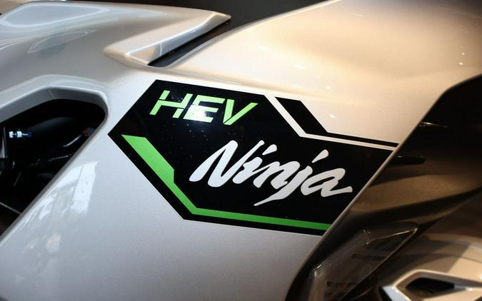 2024 Kawasaki Ninja® 7 Hybrid ABS