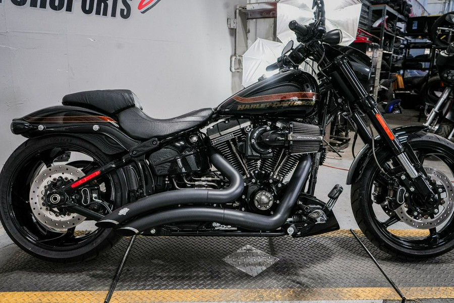 2017 Harley-Davidson CVO™ Pro Street Breakout®