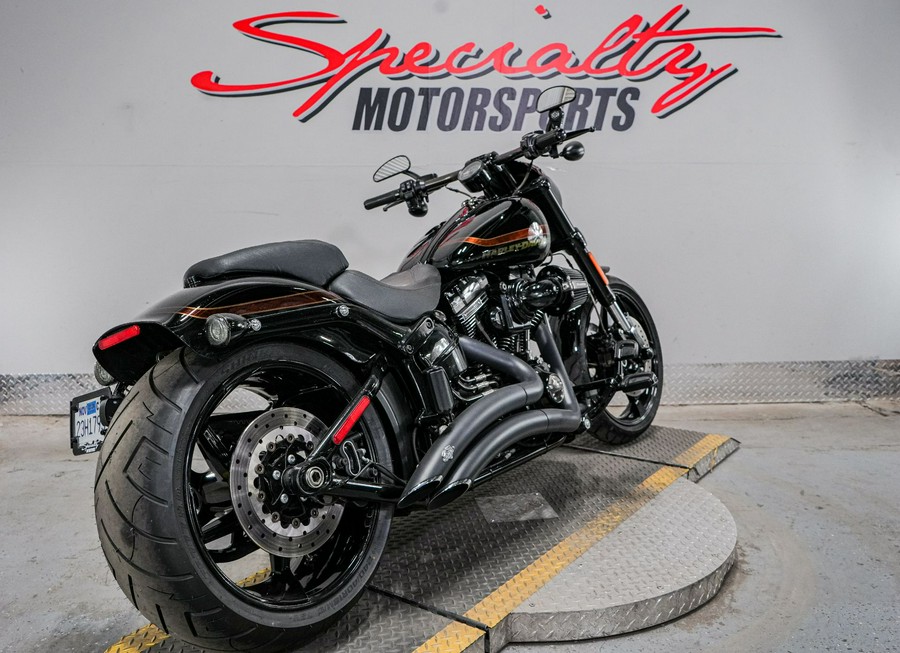 2017 Harley-Davidson CVO™ Pro Street Breakout®