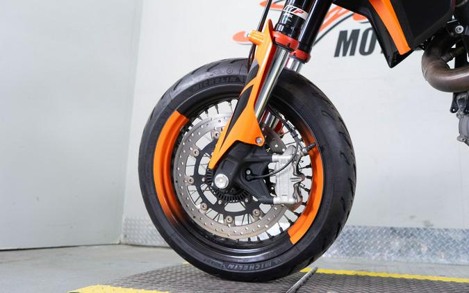 2022 KTM 690 SMC R