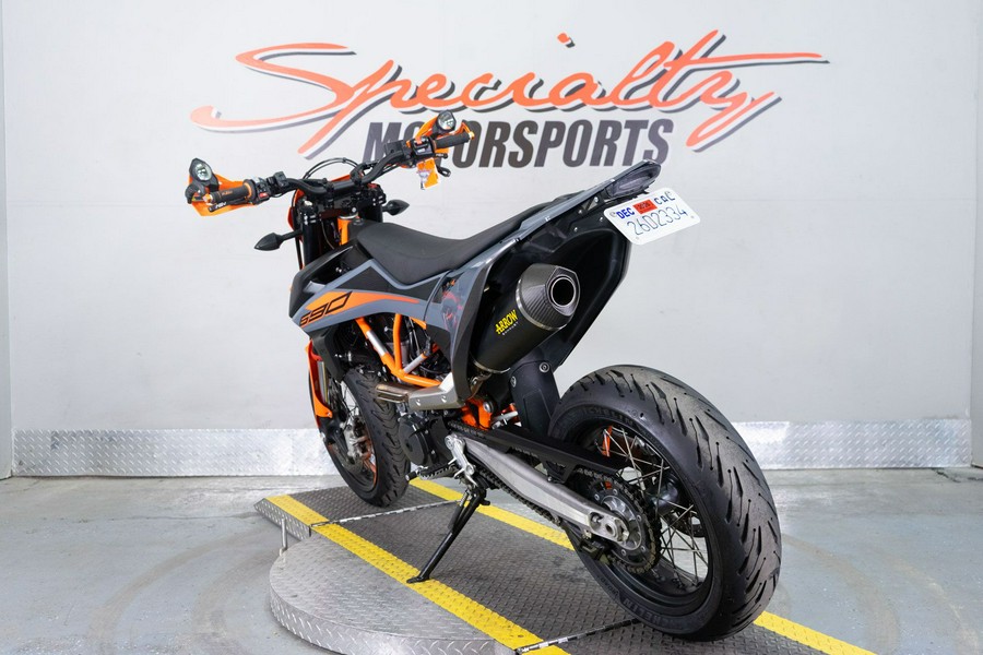 2022 KTM 690 SMC R