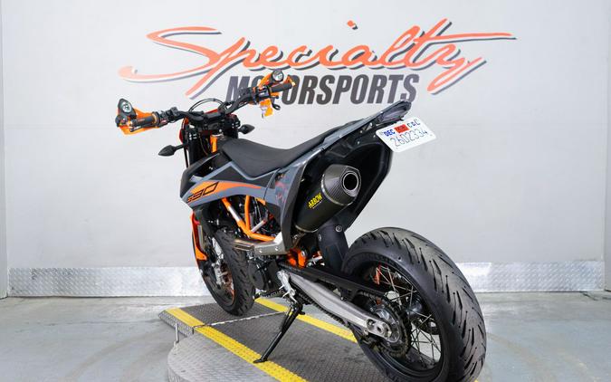 2022 KTM 690 SMC R
