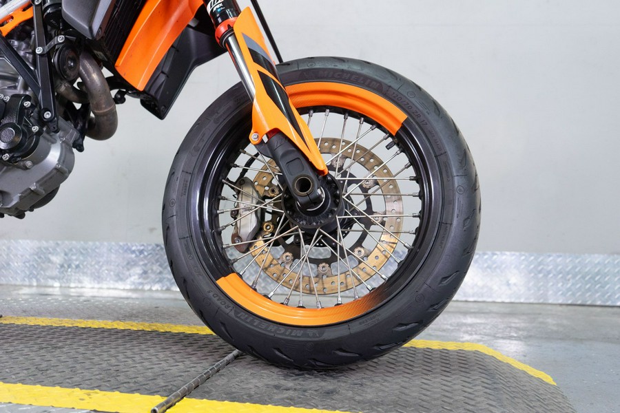 2022 KTM 690 SMC R