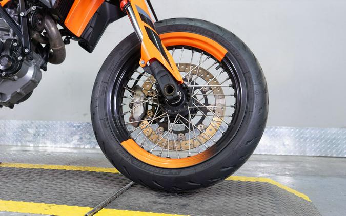 2022 KTM 690 SMC R