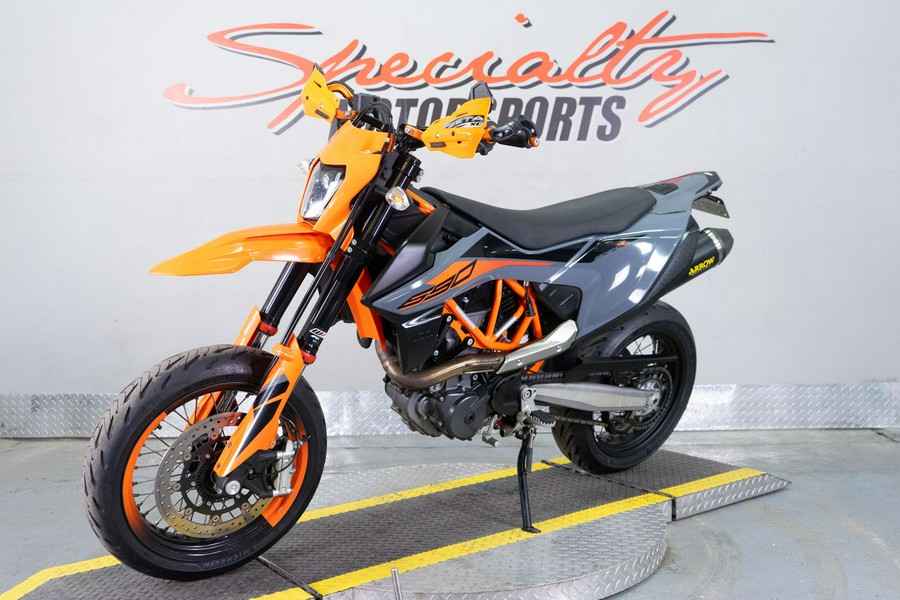 2022 KTM 690 SMC R