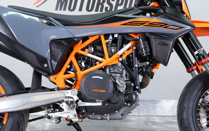 2022 KTM 690 SMC R