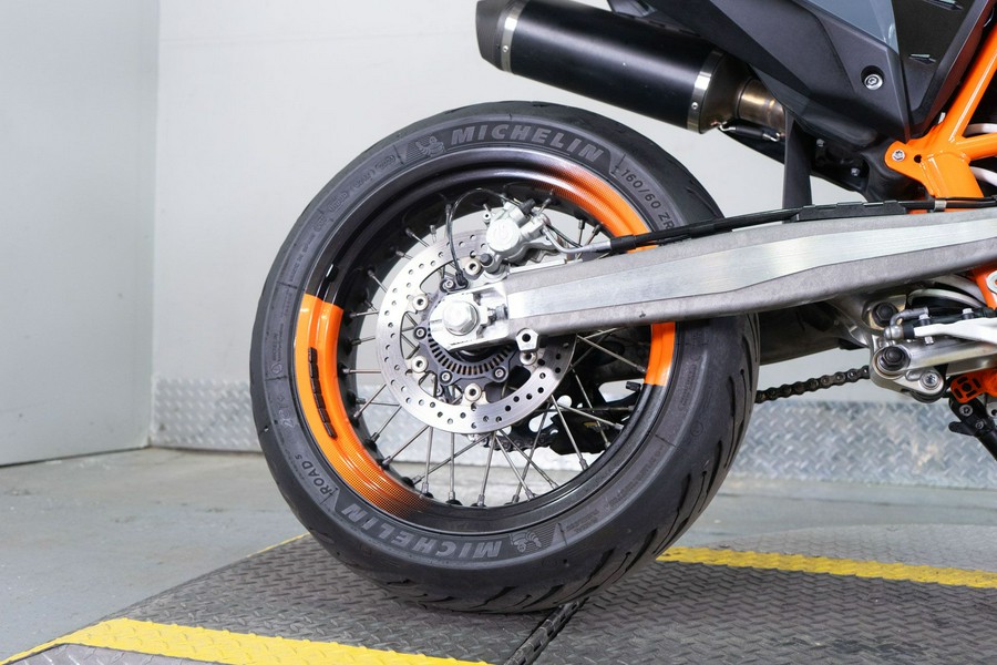 2022 KTM 690 SMC R