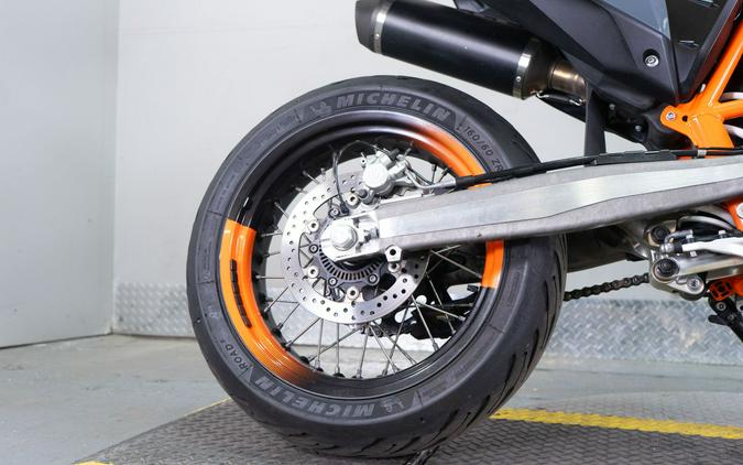 2022 KTM 690 SMC R