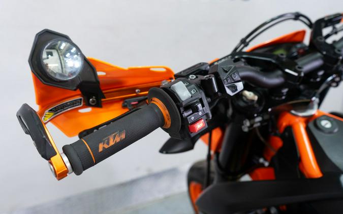 2022 KTM 690 SMC R