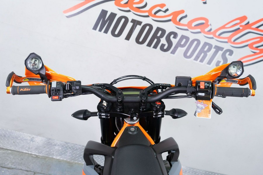 2022 KTM 690 SMC R