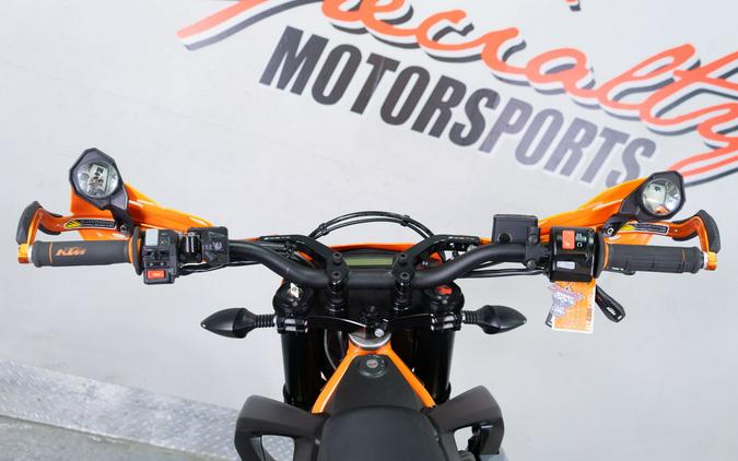 2022 KTM 690 SMC R