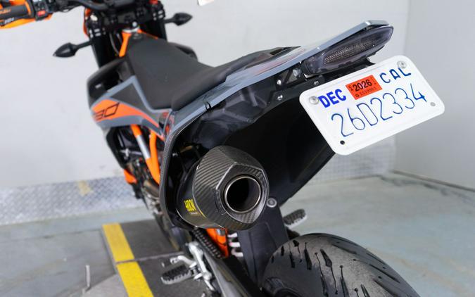 2022 KTM 690 SMC R