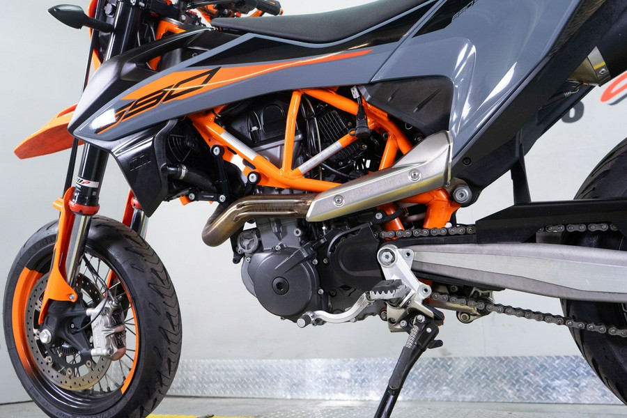 2022 KTM 690 SMC R