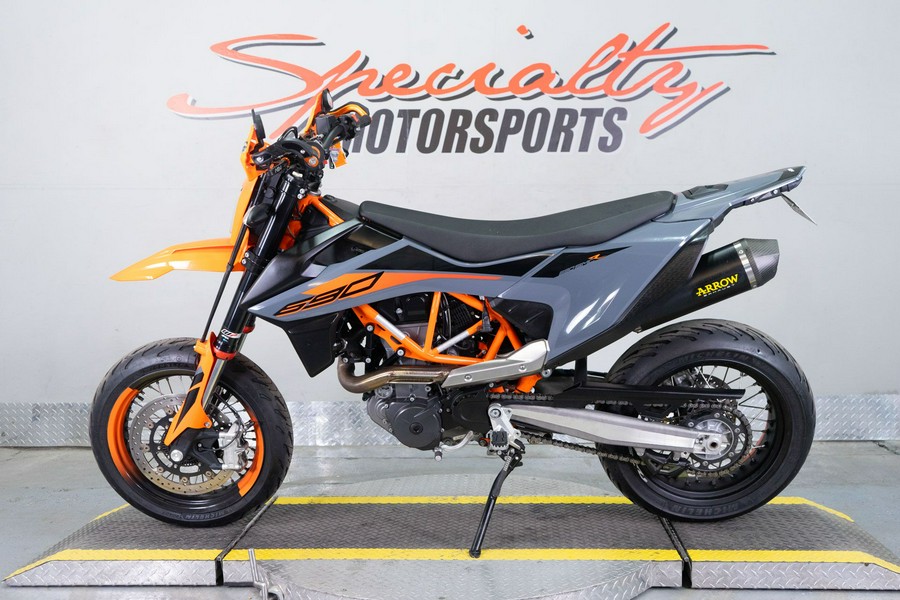 2022 KTM 690 SMC R
