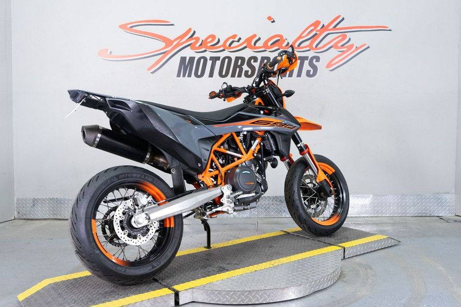 2022 KTM 690 SMC R