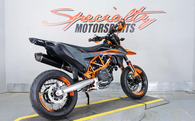 2022 KTM 690 SMC R