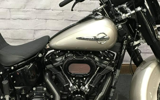 2018 Harley-Davidson Heritage Classic 114 Silver Fortune FLHCS