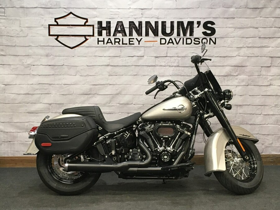 2018 Harley-Davidson Heritage Classic 114 Silver Fortune FLHCS