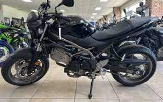 2024 Yamaha XSR700RB