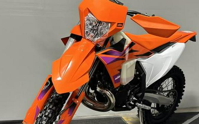 FIRST LOOK! KTM INTRODUCES 2024 KTM 300XC-W HARD-ENDURO MODEL