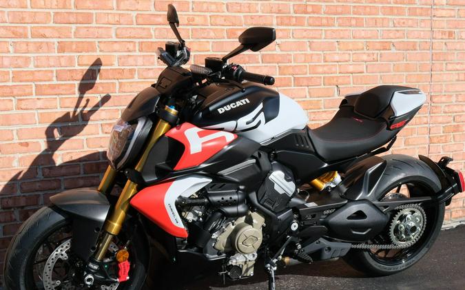 2026 Ducati Diavel V4 RS