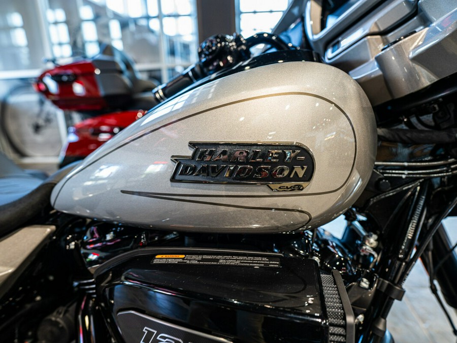 2023 CVO™ Street Glide FLHXSE