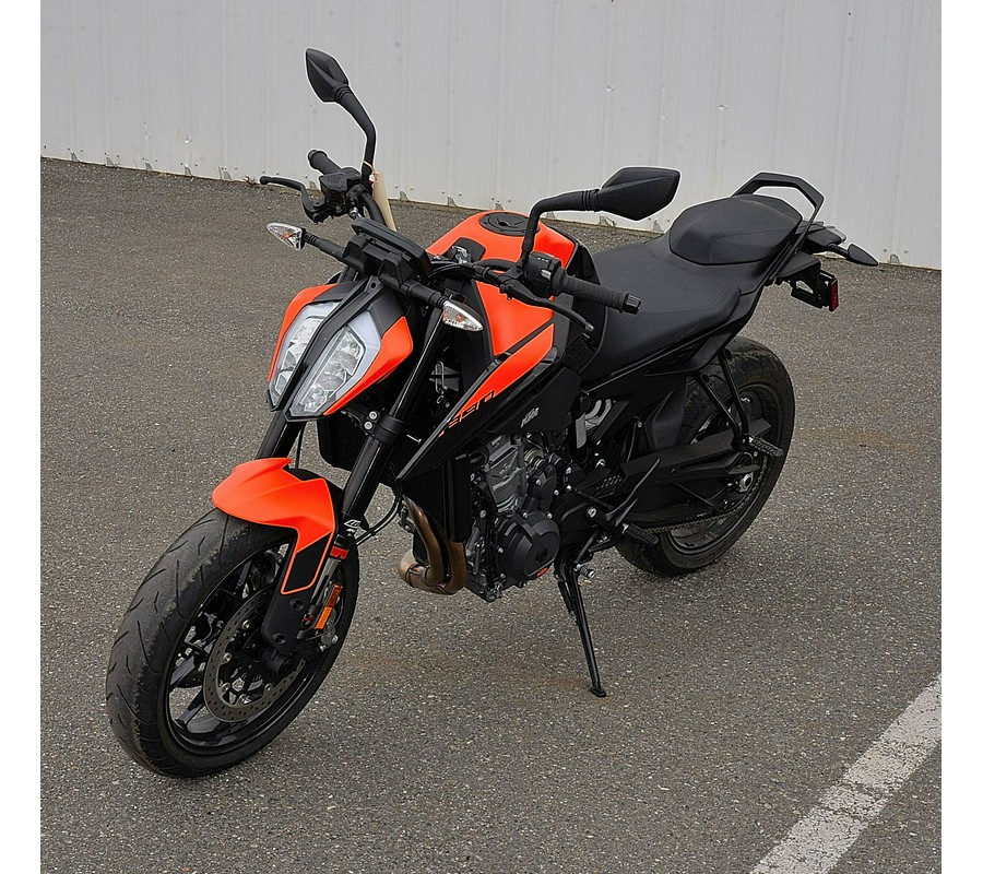 2022 KTM Duke 890