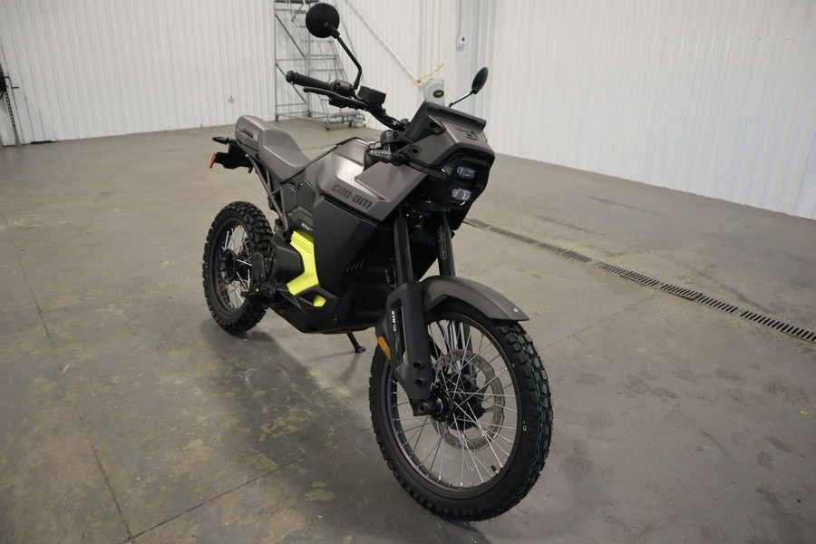 2025 Can-Am® Origin Carbon Black