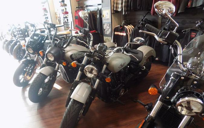 2025 Indian Motorcycle® Scout® Classic Limited +Tech Silver Quartz Smoke