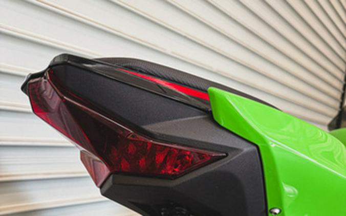 2023 Kawasaki Ninja 400 KRT Edition ABS