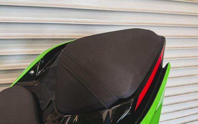 2023 Kawasaki Ninja 400 KRT Edition ABS
