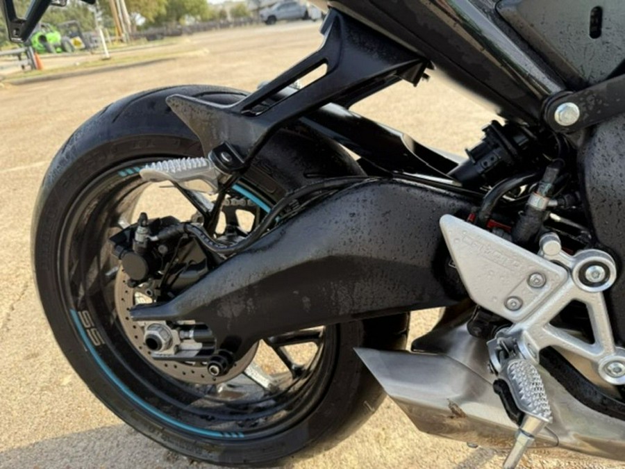 2025 CFMOTO 675SS