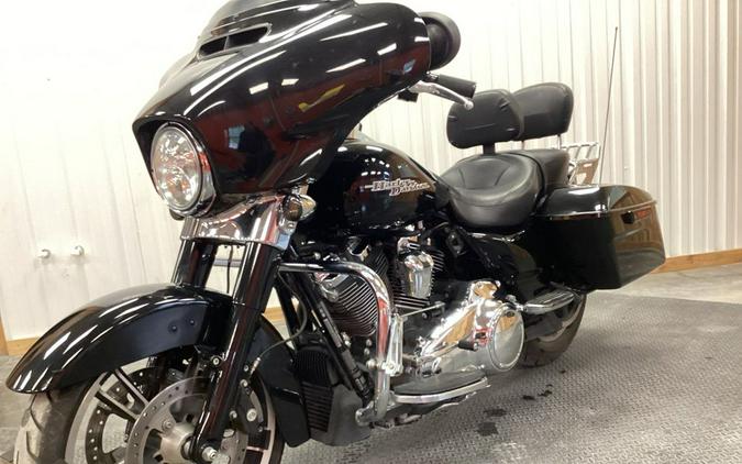 2017 Harley-Davidson Street Glide® Base