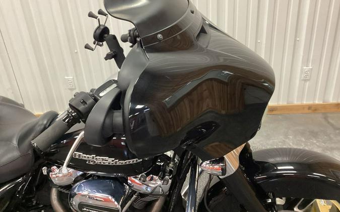 2017 Harley-Davidson Street Glide® Base