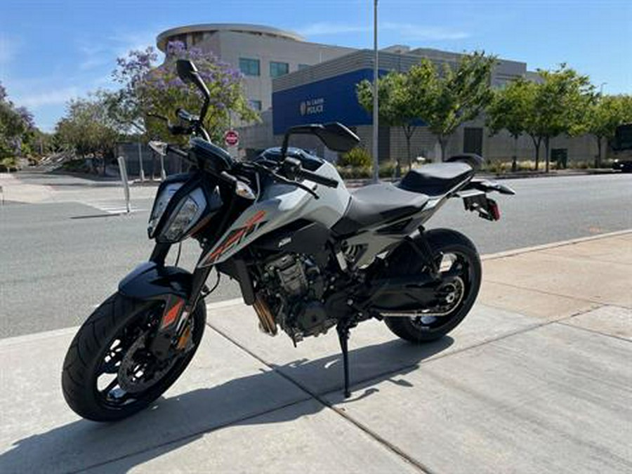 2024 KTM 790 Duke