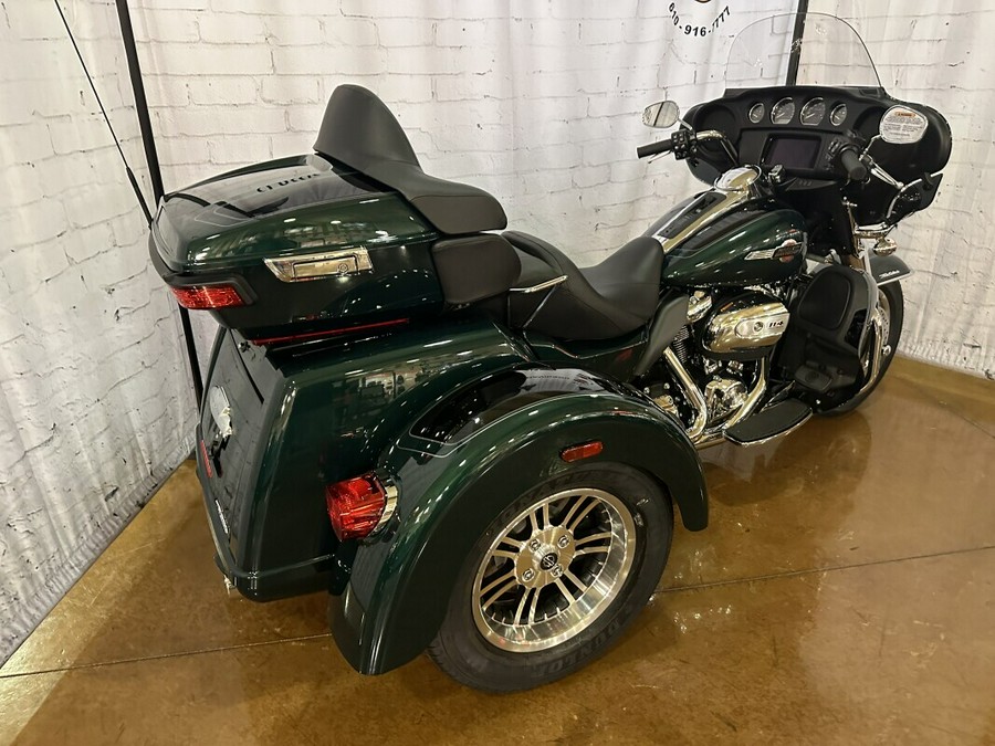 2024 Harley-Davidson Tri Glide Ultra FLHTCUTG Alpine Green / Vivid Black