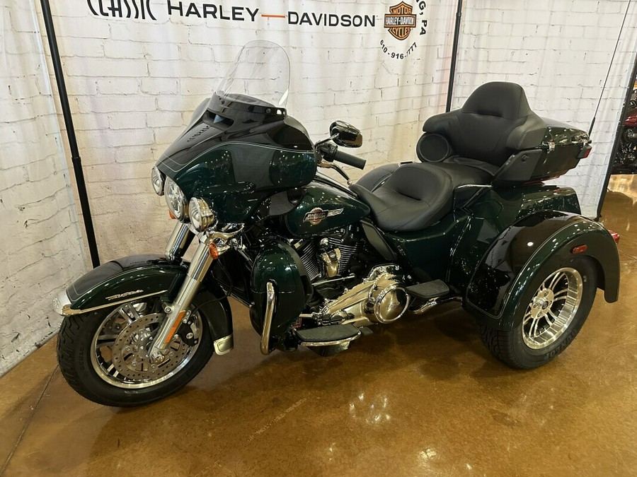 2024 Harley-Davidson Tri Glide Ultra FLHTCUTG Alpine Green / Vivid Black