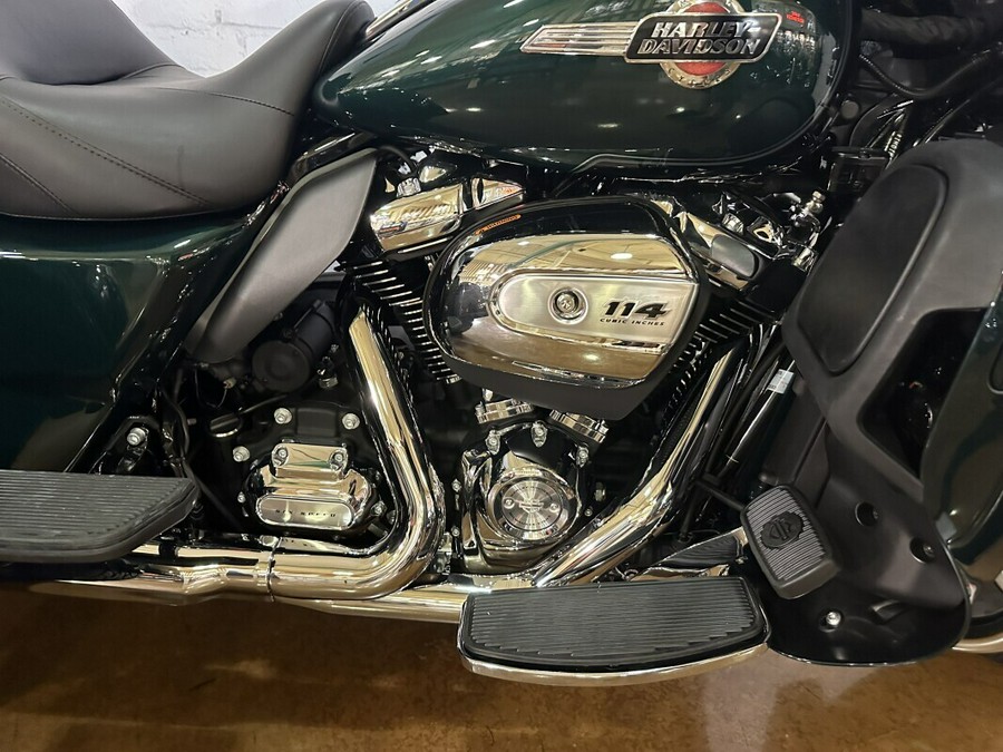 2024 Harley-Davidson Tri Glide Ultra FLHTCUTG Alpine Green / Vivid Black