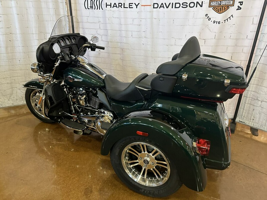 2024 Harley-Davidson Tri Glide Ultra FLHTCUTG Alpine Green / Vivid Black