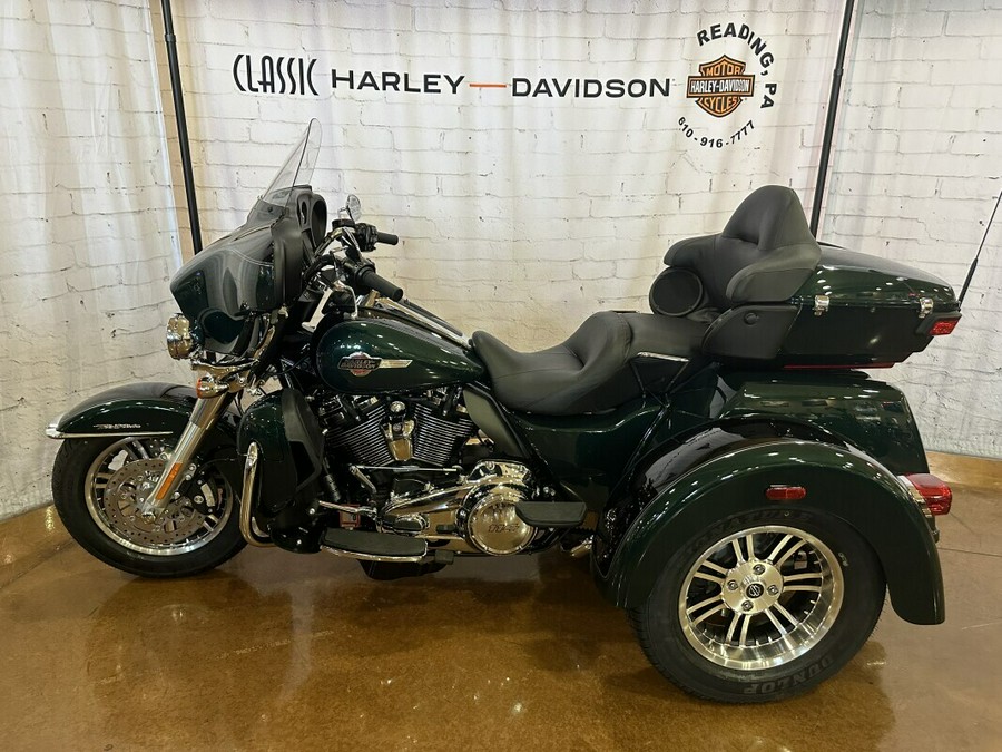 2024 Harley-Davidson Tri Glide Ultra FLHTCUTG Alpine Green / Vivid Black