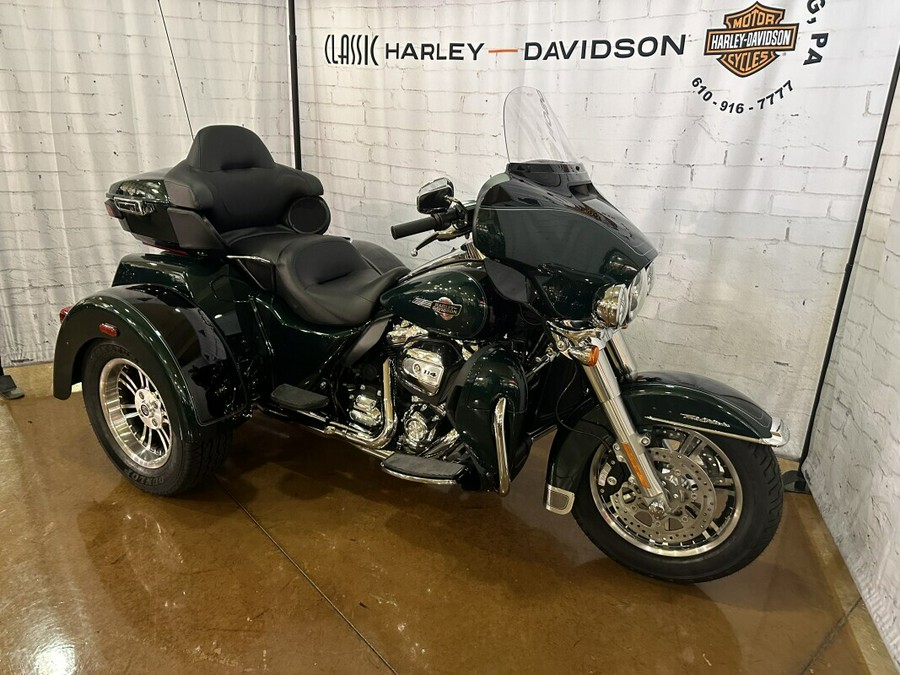 2024 Harley-Davidson Tri Glide Ultra FLHTCUTG Alpine Green / Vivid Black