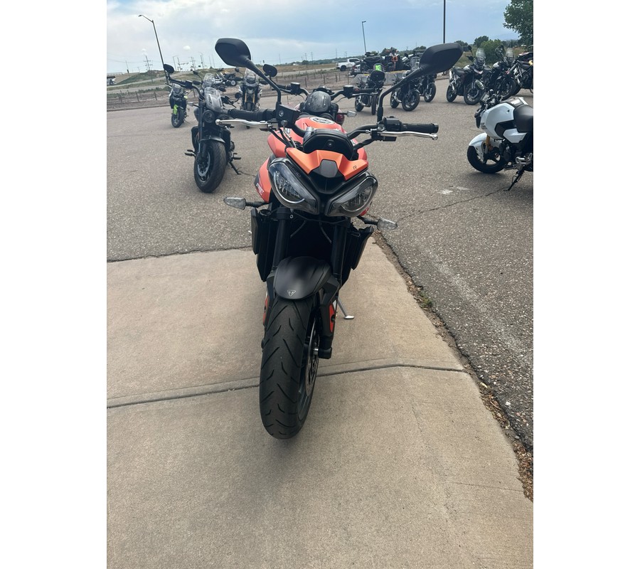 2025 Triumph Street Triple 765 R